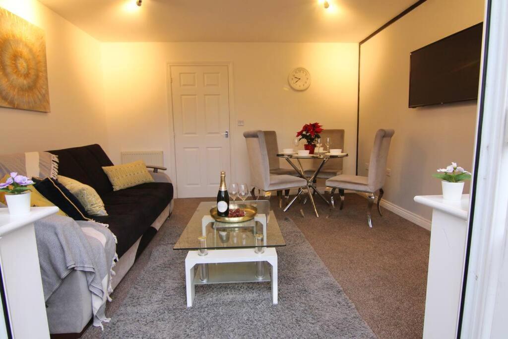 Daimler House - Cosy Home Near Coventry City Centre Exteriör bild