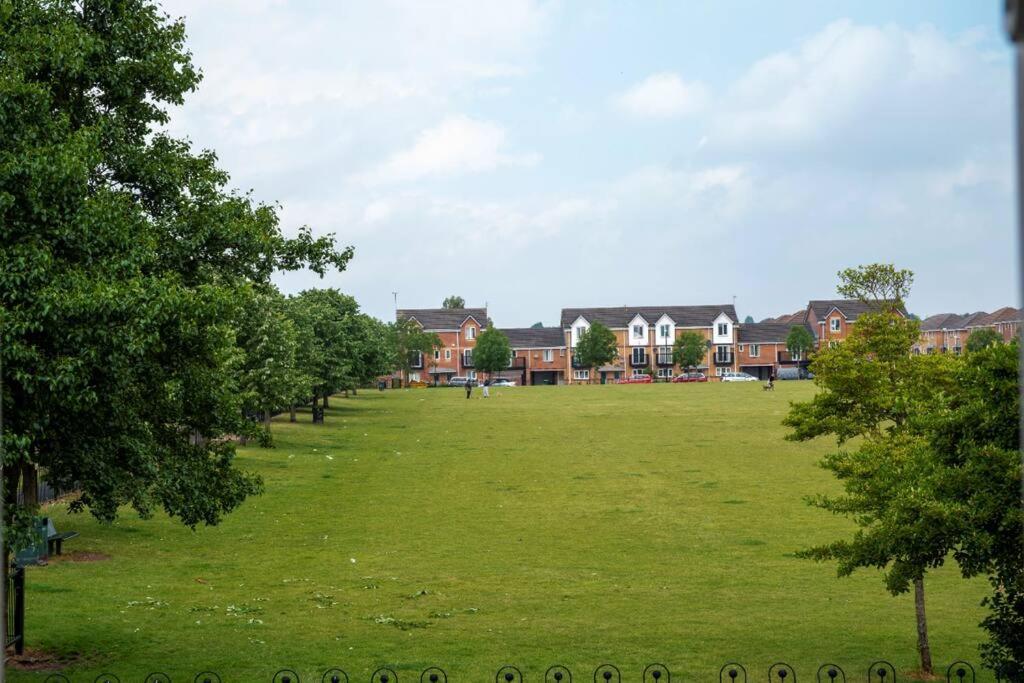 Daimler House - Cosy Home Near Coventry City Centre Exteriör bild